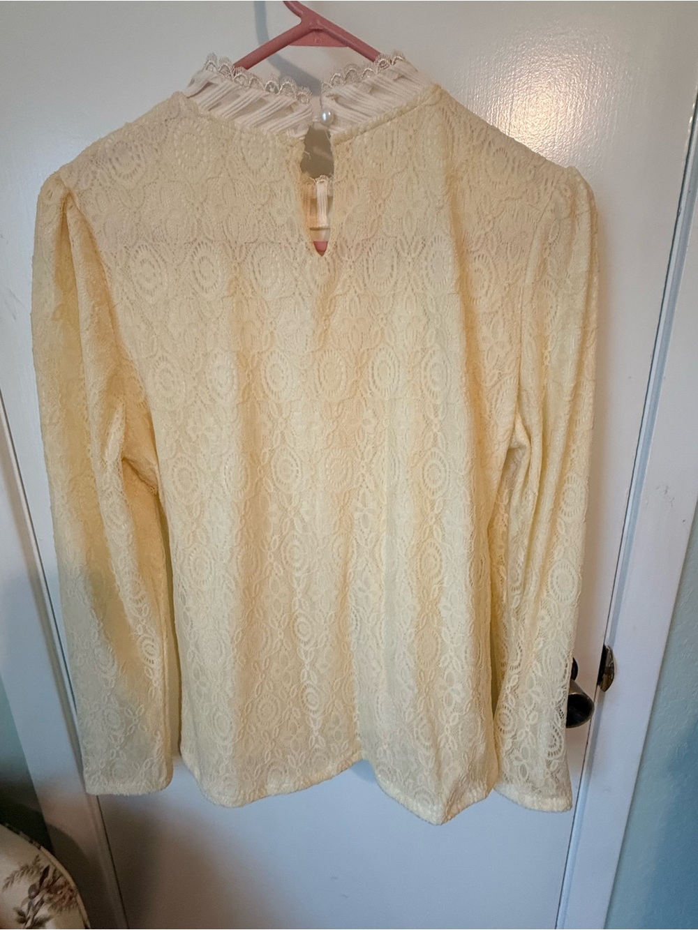 Women's Cream Lace Long-Sleeve Blouse - Picture 2 of 5